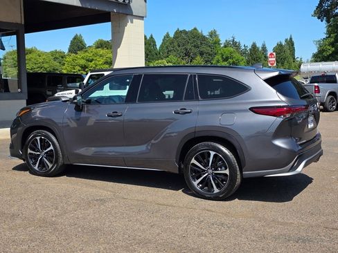 Used 2021 Toyota Highlander XSE image 38