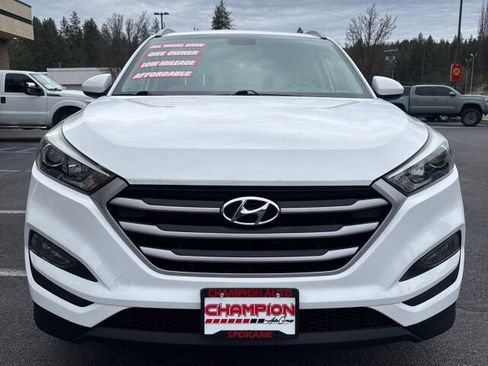 Used 2017 Hyundai Tucson SE image 3