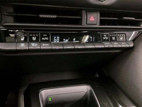 Used 2025 Toyota Crown Nightshade image 27