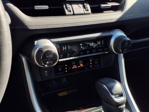 Used 2024 Toyota RAV4 Limited image 5