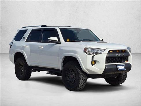 Used 2018 Toyota 4Runner TRD Off-Road Premium AWD/4WD image 3