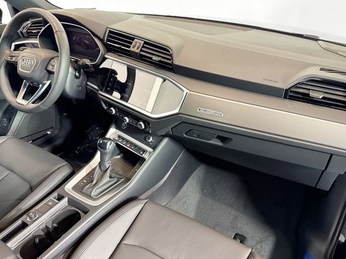 New 2025 Audi Q3 2.0T Premium image 27