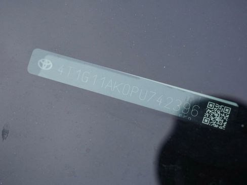 Used 2023 Toyota Camry SE image 24