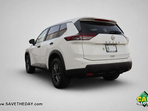 Used 2024 Nissan Rogue S FWD image 6