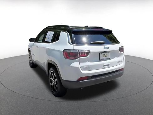 Used 2025 Jeep Compass Limited AWD/4WD image 11
