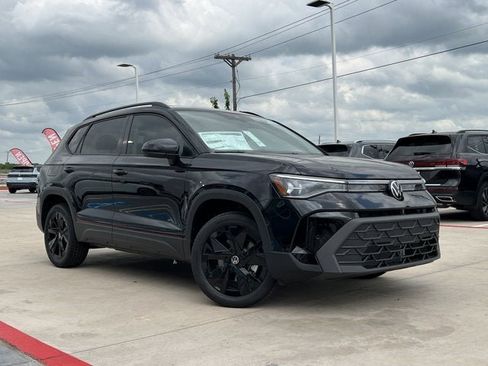 New 2025 Volkswagen Taos SE image 5