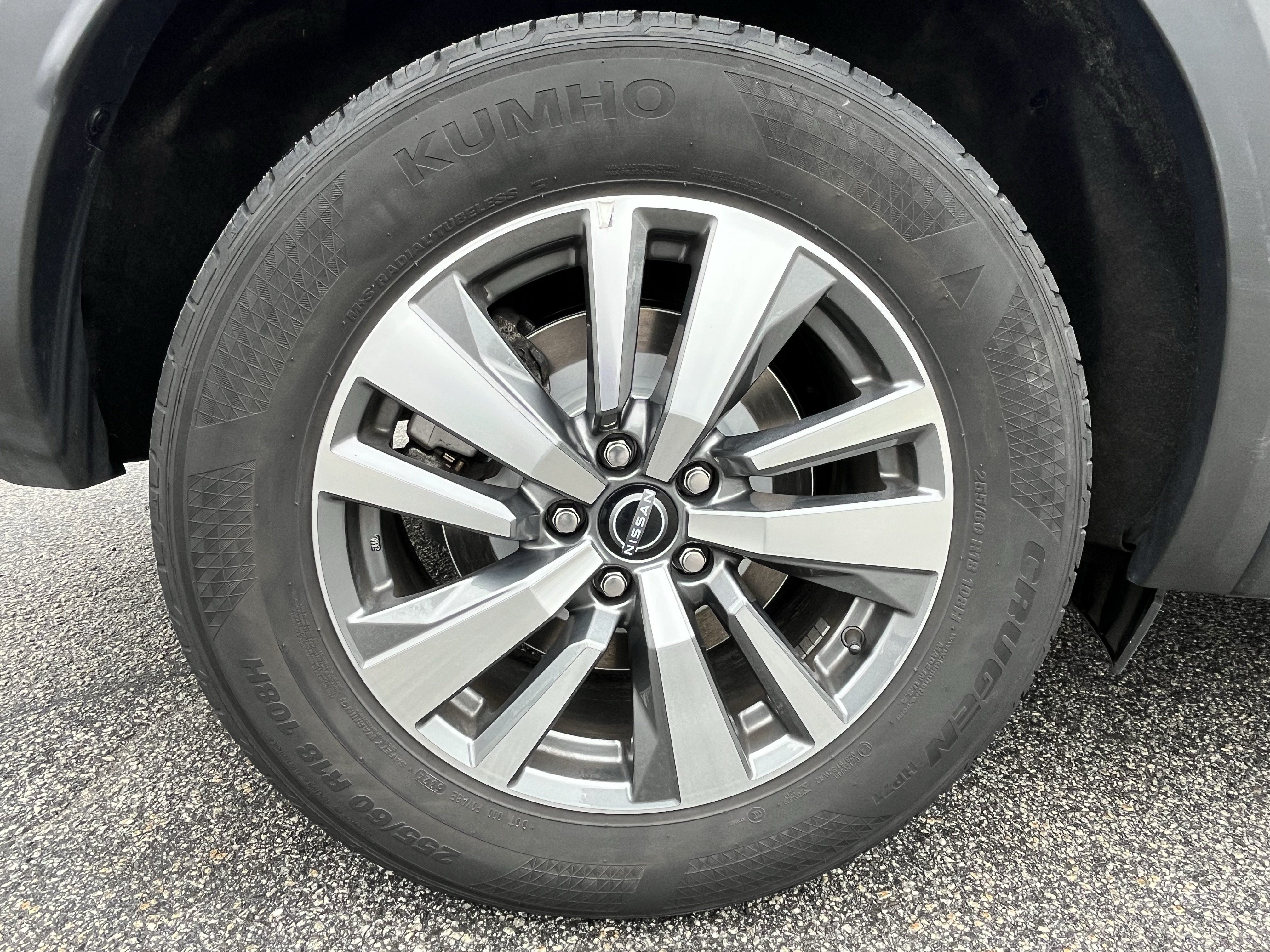 Used 2025 Nissan Pathfinder SL AWD/4WD image 10