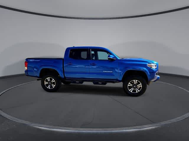 Used 2017 Toyota Tacoma TRD Sport w/ Tow Package RWD image 9