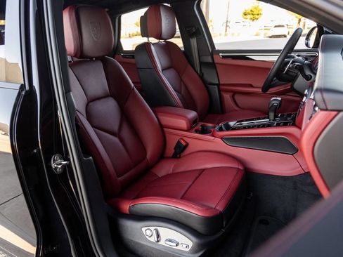 New 2026 Porsche Macan image 92