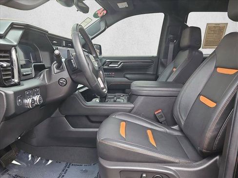 Used 2024 GMC Sierra 1500 AT4 w/ Technology Package AWD/4WD image 14
