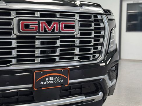 Used 2025 GMC Yukon XL Denali image 11