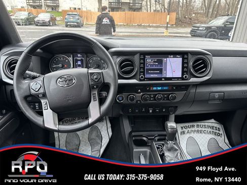 Used 2021 Toyota Tacoma TRD Off-Road w/ TRD Premium Off Road Package image 17