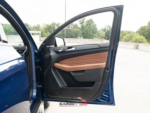 Used 2019 Mercedes-Benz GLE 43 AMG 4MATIC w/ Premium 3 Package image 45