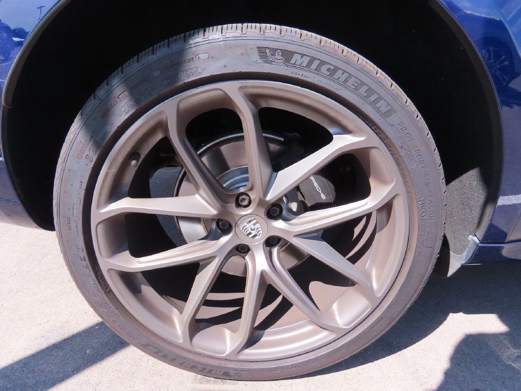 Used 2022 Porsche Macan AWD/4WD image 17