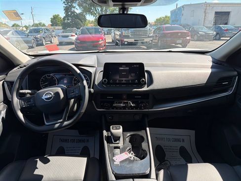 Used 2025 Nissan Rogue SV w/ SV Premium Package FWD image 28