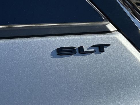Used 2024 GMC Terrain SLT w/ Elevation Edition FWD image 32