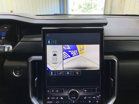 Used 2025 GMC Acadia Elevation image 47