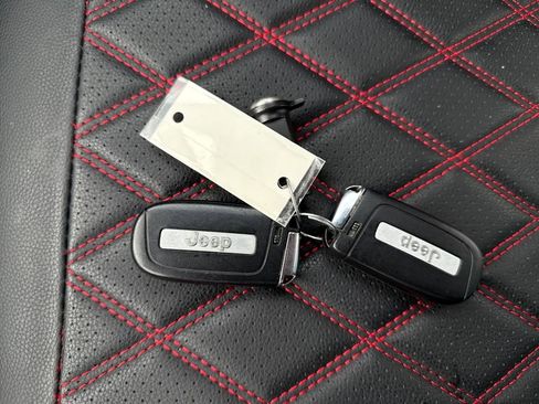 Used 2020 Jeep Compass Sport image 32