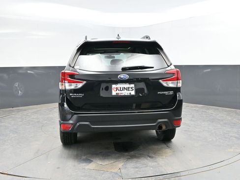Used 2023 Subaru Forester Premium AWD/4WD image 6