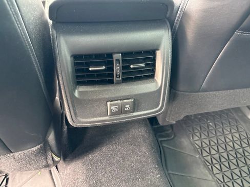 Used 2022 Toyota Avalon XSE FWD image 22