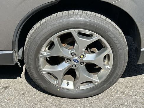 Used 2017 Subaru Forester 2.5i Touring AWD/4WD image 4