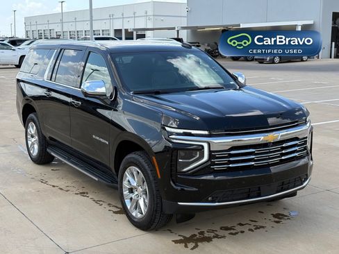 Used 2026 Chevrolet Suburban Premier AWD/4WD image 12