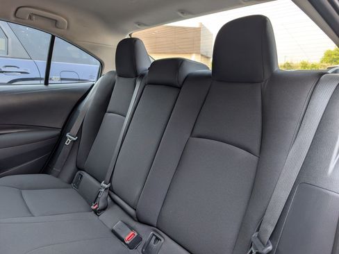 Used 2025 Toyota Corolla LE FWD image 29