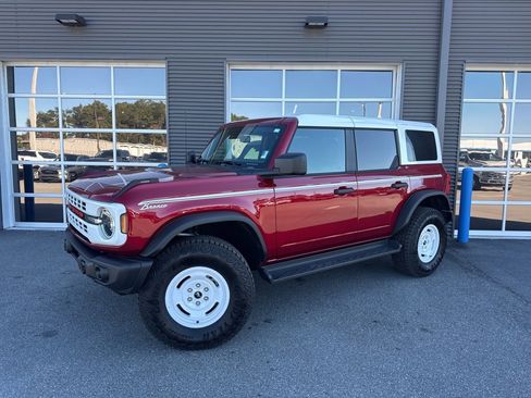 Used 2025 Ford Bronco Heritage Edition image 1