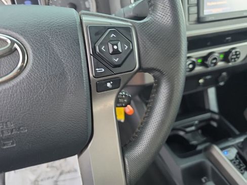 Used 2017 Toyota Tacoma SR5 w/ Tow Package RWD image 21