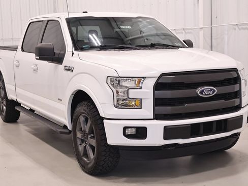 Used 2016 Ford F150 XLT w/ Equipment Group 302A Luxury AWD/4WD image 3