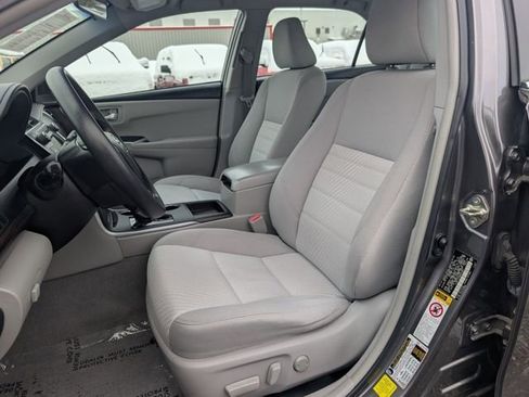 Used 2016 Toyota Camry LE image 7