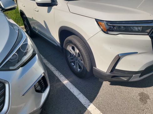 Certified 2025 Honda Pilot EX-L image 4
