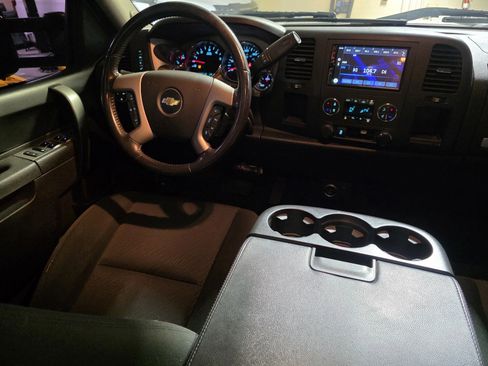 Used 2014 Chevrolet Silverado 2500 LT w/ Interior Plus Package image 15