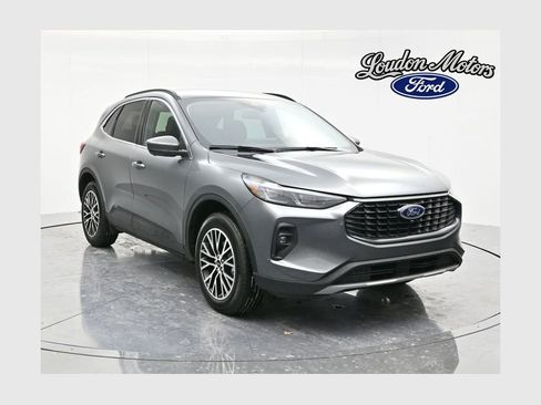 Used 2025 Ford Escape SE w/ PHEV Premium Package FWD image 1