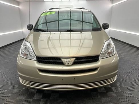 Used 2005 Toyota Sienna LE AWD/4WD image 2