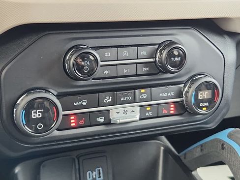 Used 2023 Ford Bronco Wildtrak AWD/4WD image 14