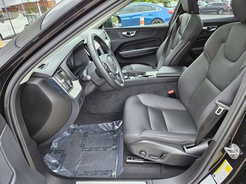 Used 2025 Volvo XC60 B5 Plus w/ Climate Package AWD/4WD image 17