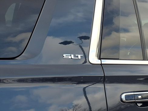 Used 2018 GMC Yukon SLT image 30