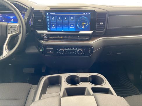 Used 2025 Chevrolet Silverado 1500 LT AWD/4WD image 19