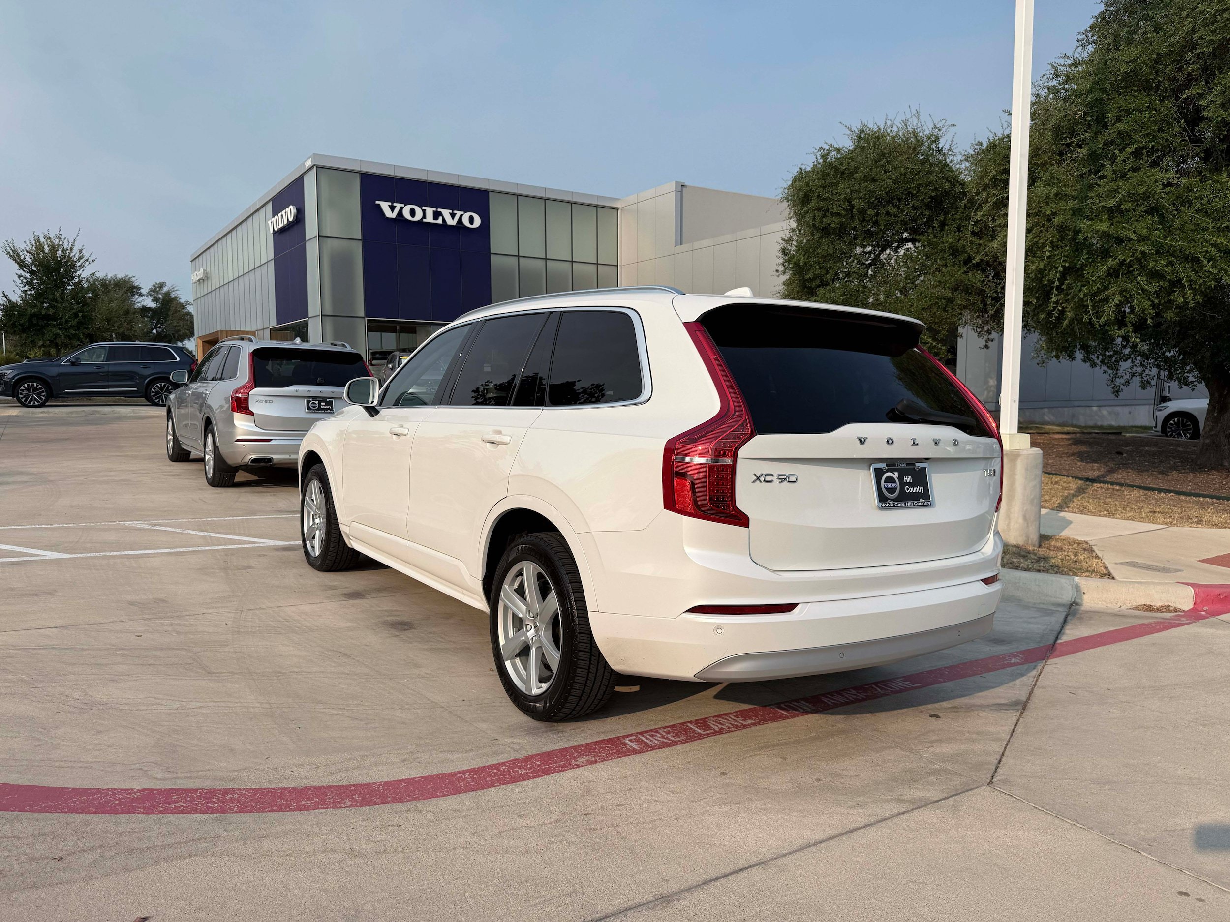 Used 2022 Volvo XC90 T5 Momentum AWD/4WD image 4