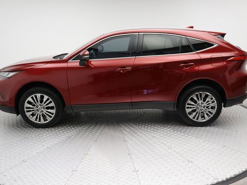 Used 2024 Toyota Venza Limited image 12