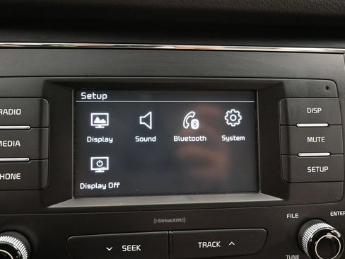 Used 2018 Kia Sedona L FWD image 12