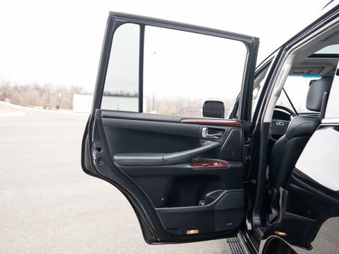 Used 2015 Lexus LX 570 4WD image 52