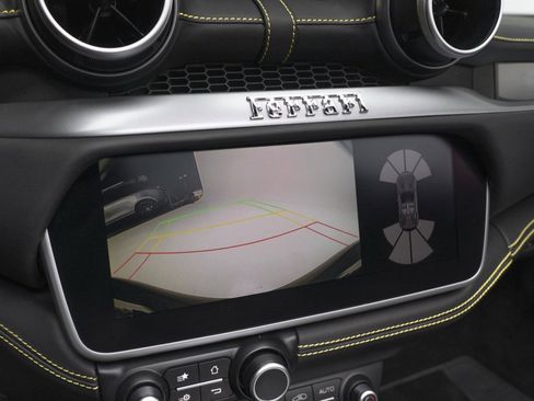 Used 2019 Ferrari Portofino Base image 34