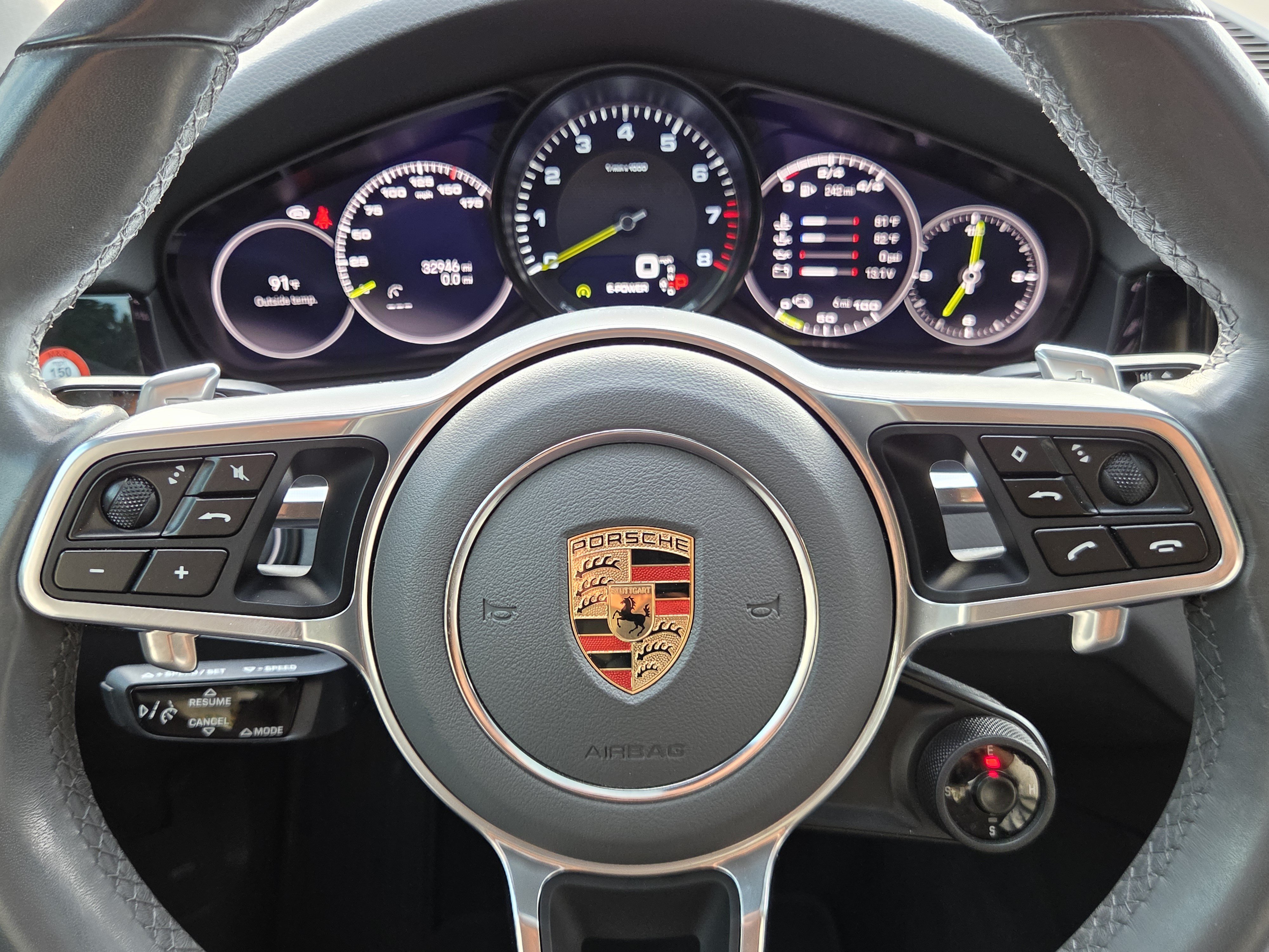 Used 2023 Porsche Cayenne Coupe AWD/4WD image 29