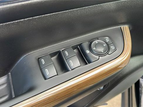 Used 2023 GMC Acadia SLE w/ Driver Convenience Package image 13