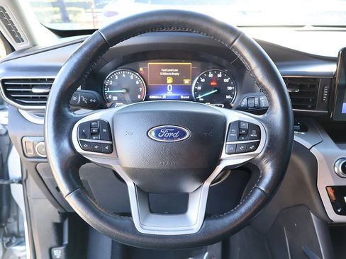 Used 2023 Ford Explorer XLT w/ Equipment Group 202A RWD image 43