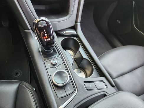 Used 2025 Cadillac XT6 Premium Luxury image 17