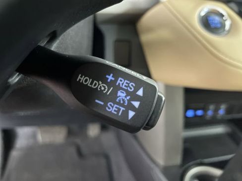 Used 2016 Toyota RAV4 Limited image 31