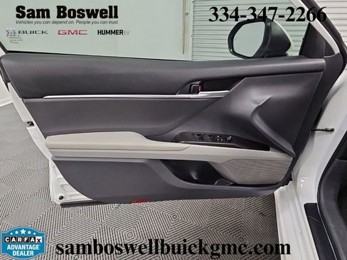 Used 2024 Toyota Camry SE w/ Cold Weather Package FWD image 27